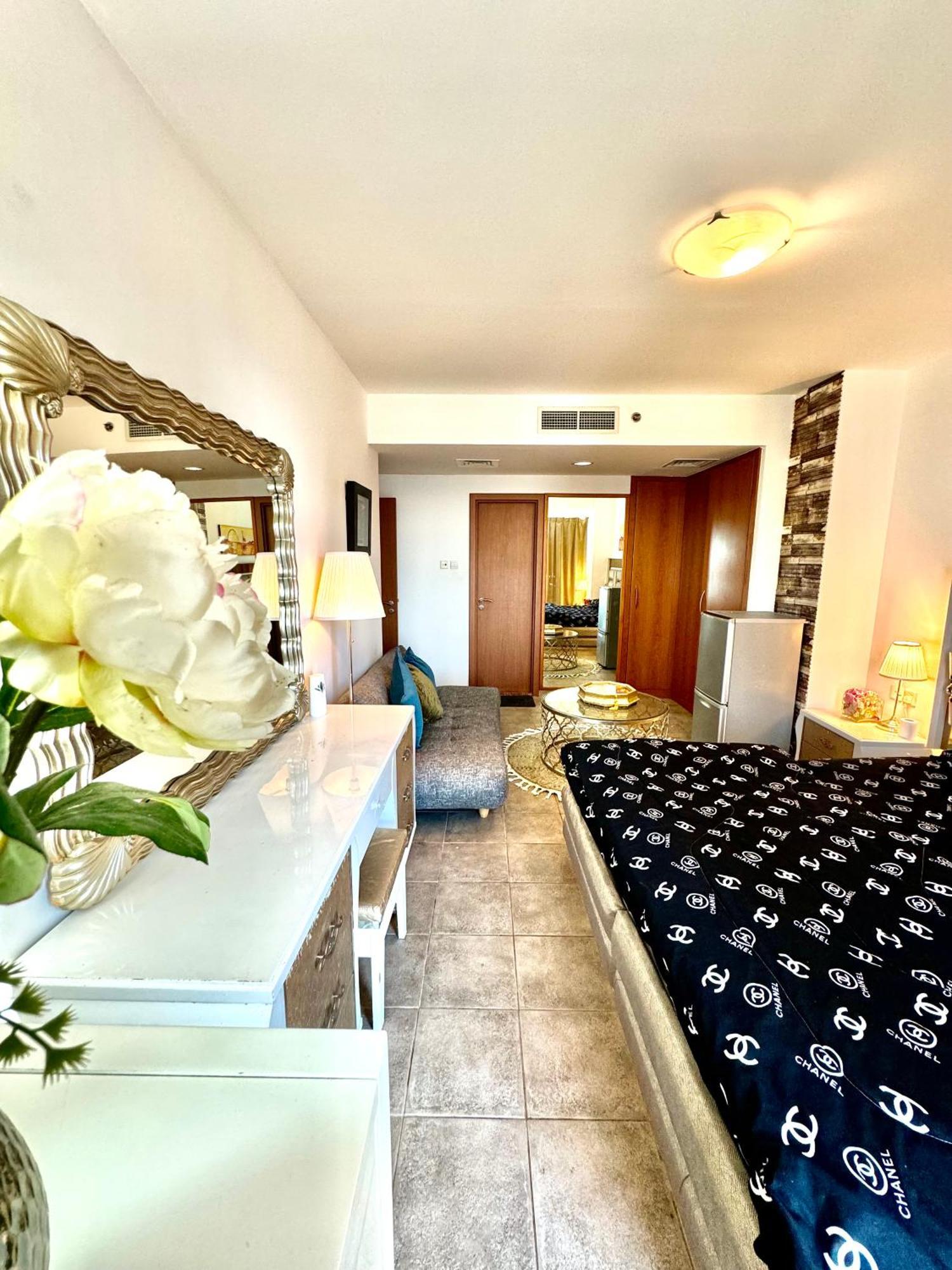 Travelers Backpackers Appartement Dubai Buitenkant foto