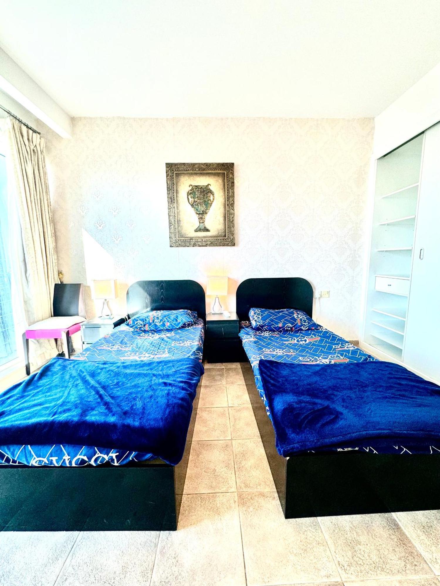 Travelers Backpackers Appartement Dubai Buitenkant foto
